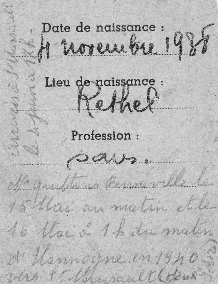 Verso de la fiche de monsieur Gilbert Lebrun, né à Rethel (Ardennes), enfant pendant l'exode de mai 1940 (collection privée, avec l’aimable autorisation de son propriétaire).