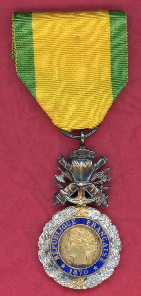 Médaille militaire (avers) de monsieur Pierre Bonhomme †, collection personnelle de l'auteure. Crédits photographiques : © 2020 laromagne.info par Marie-Noëlle ESTIEZ BONHOMME.