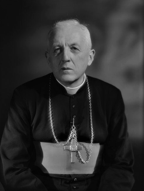 Monseigneur François II Marty, 105e archevêque de Reims, de 1960 à 1968. La mutation culturelle et sociale qui touche la société cette année-là affecte aussi l'Église.