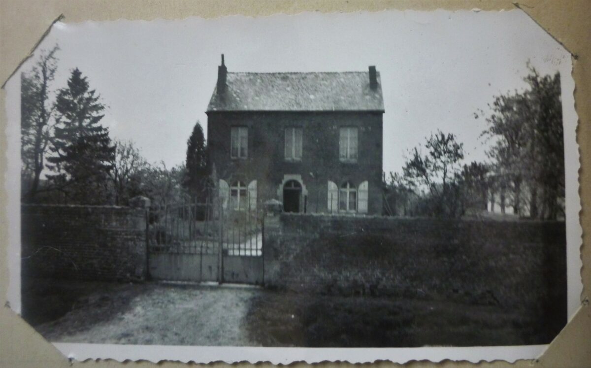 Ancien presbytère de La Romagne, photographie ancienne en noir et blanc (collection privée, avec l’aimable autorisation de monsieur Pierre Malherbe †).