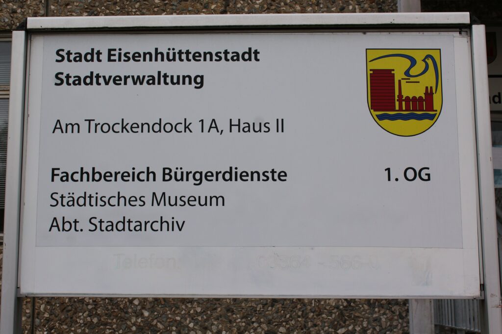 Archives municipales. Stadtarchiv Eisenhüttenstadt, Am Trockendock 1a, 15890 Eisenhüttenstadt. Photographie en couleur, prise de vue effectuée le mercredi 30 octobre 2024. Crédits photographiques : © 2020 laromagne.info par Marie-Noëlle ESTIEZ BONHOMME.