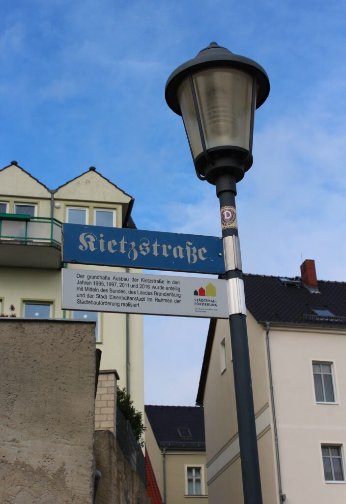 Quartier des pêcheurs à Eisenhüttenstadt (Allemagne), dans le quartier de Fürstenberg (Oder). Photographie en couleurs, prise de vue effectuée le mardi 29 octobre 2024. Crédits photographiques : © 2020 laromagne.info par Marie-Noëlle ESTIEZ BONHOMME.