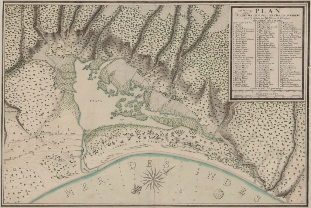 Bibliothèque nationale de France, document numérique, IFN-53105251, Plan du cartier de St. Paul en l'île de Bourbon, par Étienne de Champion (18ᵉ siècle), plan manuscrit en couleur, 51 × 73,5 cm, échelles : mille pas géométriques [= 16,5 cm] et 800 toises [= 15,5 cm], légende « Explication des renvoys » sous le titre, note manuscrite « Cote V n° 95 » avec signature, orientation sud-ouest, image cartographique sans médiation, reproduite d’après l’original de la Bibliothèque nationale de France, site Richelieu, GE SH 18 PF 218 DIV 13 P 3, consultable en ligne sur Gallica.