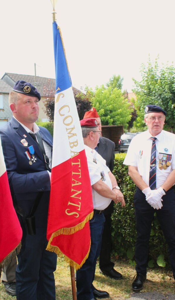 L'Union nationale des combattants (UNC) rassemble aujourd'hui environ 150 000 adhérents à jour de cotisation, en France, outre-mer et à l'étranger. Photographie en couleurs, prise de vue réalisée le mardi 14 juillet 2026. Crédits photographiques : © 2020 laromagne.info par Marie-Noëlle ESTIEZ BONHOMME.
