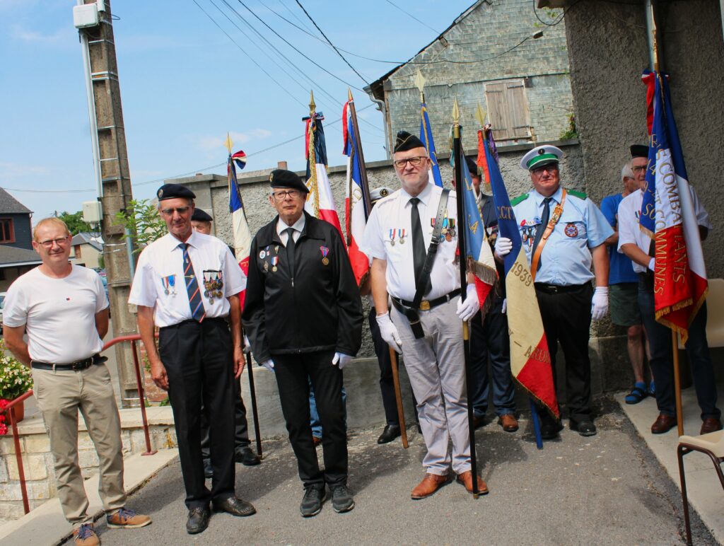 L'Union nationale des combattants (UNC) est ouverte aux anciens combattants, militaires, réservistes, forces de sécurité, victimes de guerre, ainsi qu'à toutes les personnes attachées aux valeurs du monde combattant. Photographie en couleurs, prise de vue réalisée le mardi 14 juillet 2026. Crédits photographiques : © 2020 laromagne.info par Marie-Noëlle ESTIEZ BONHOMME.
