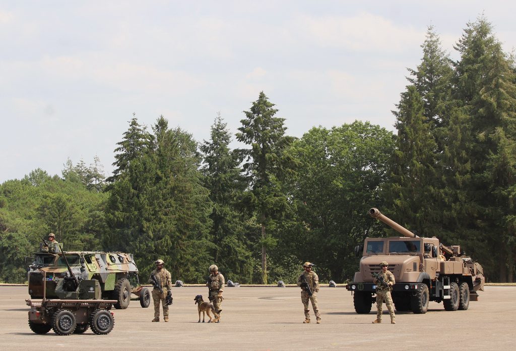 Le samedi 25 juillet, dès 10 heures, le site de l’Académie militaire de Saint-Cyr Coëtquidan a accueilli les premiers visiteurs venus assister au Triomphe, cérémonie emblématique marquant la fin de l’année de formation.